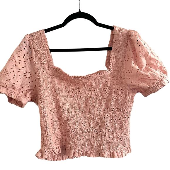 ASTR The Label Revolve Hudson Eyelet Lace Smocked Top Peachy Pink Puff Sleeve L - Picture 2 of 5